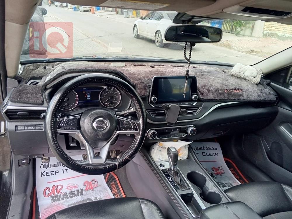 نيسان ألتيما